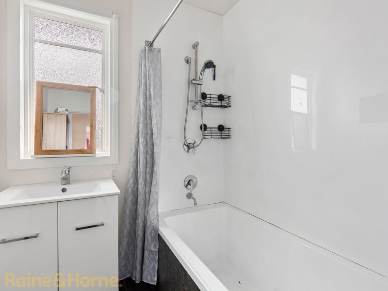 9 Erebus Street, Warrane TAS 7018