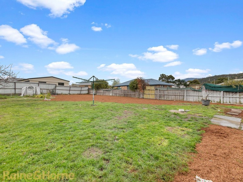 9 Erebus Street, Warrane TAS 7018
