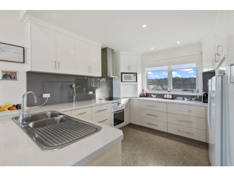 8 Meredith Court, Swansea TAS 7190