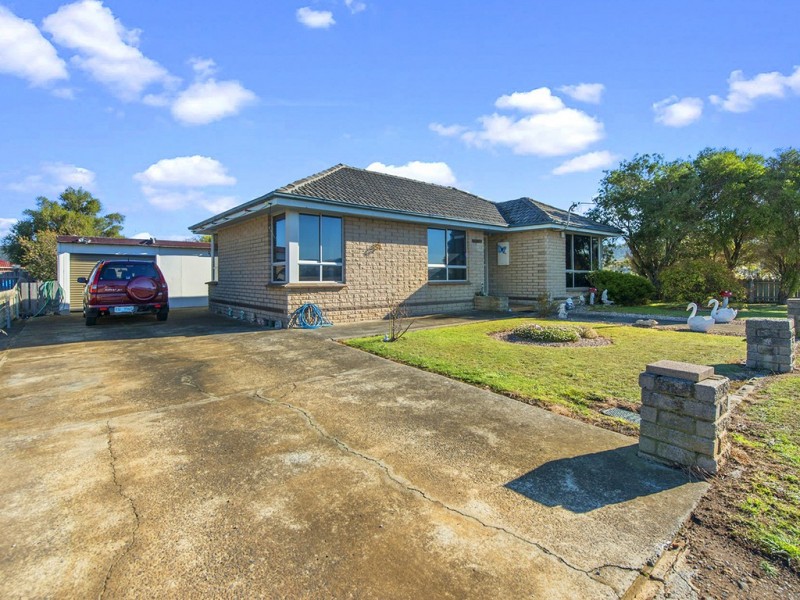 25 Charles Street, Triabunna TAS 7190