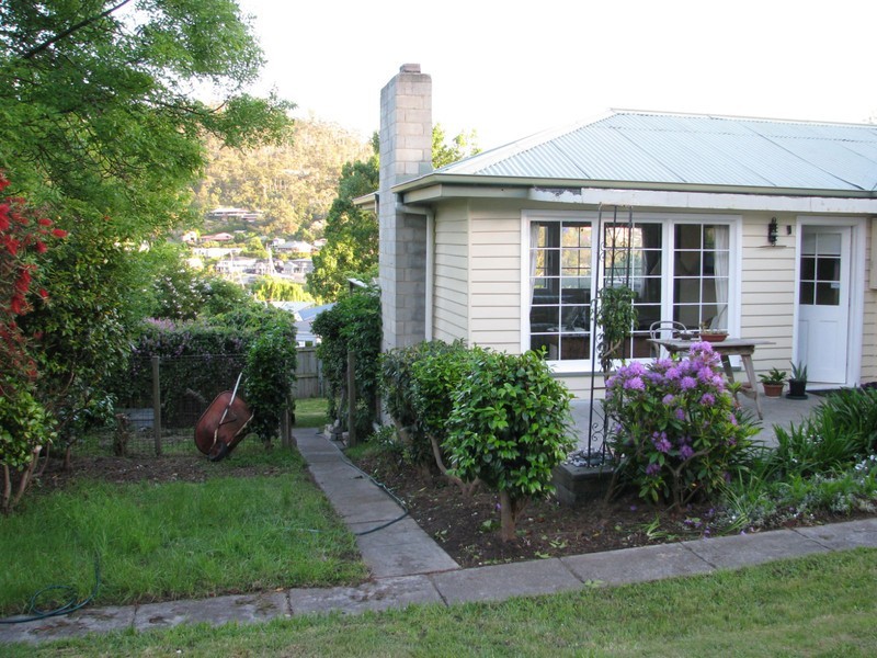 37 Derwent Avenue, Geilston Bay TAS 7015