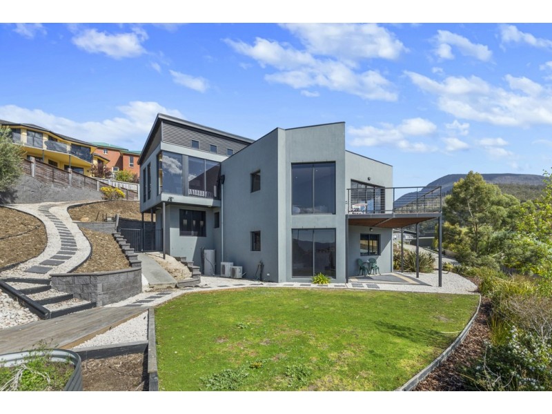 24 Shirley Boulevard, Lenah Valley TAS 7008