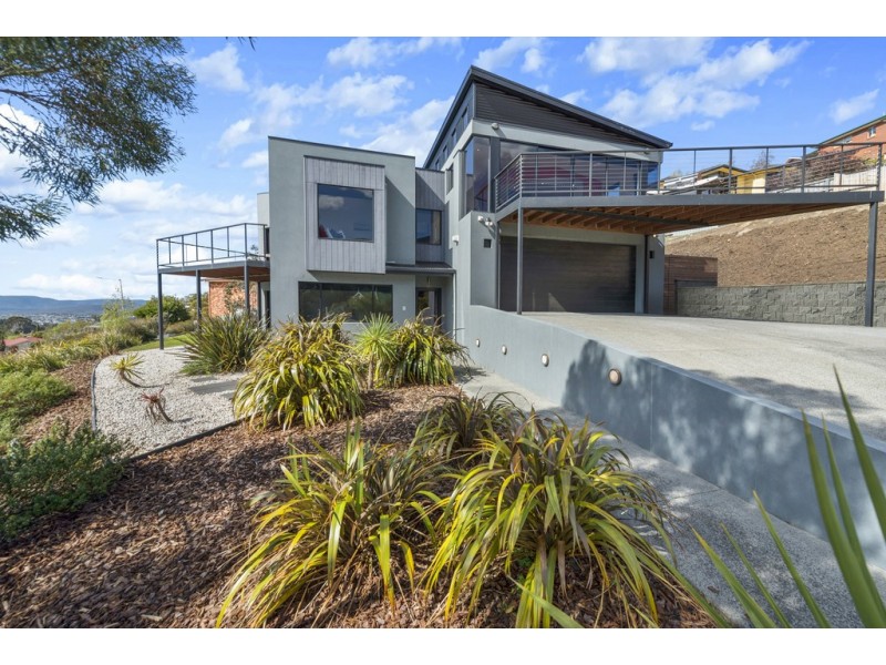 24 Shirley Boulevard, Lenah Valley TAS 7008