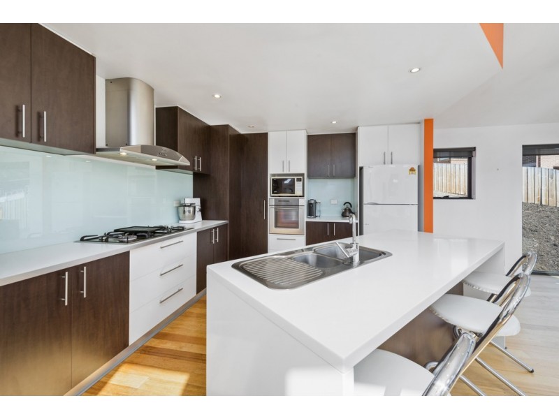 24 Shirley Boulevard, Lenah Valley TAS 7008