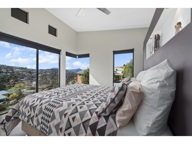 24 Shirley Boulevard, Lenah Valley TAS 7008
