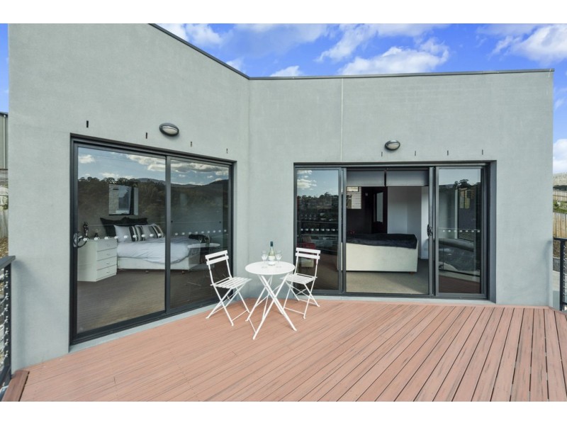 24 Shirley Boulevard, Lenah Valley TAS 7008