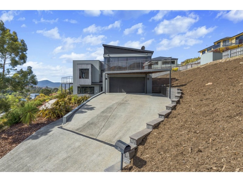 24 Shirley Boulevard, Lenah Valley TAS 7008
