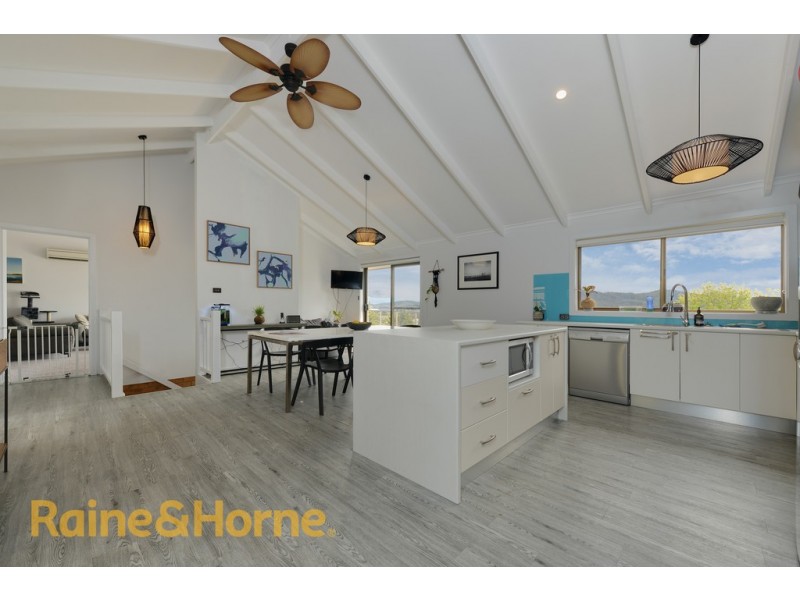 4 BAYSIDE DRIVE, Lauderdale TAS 7021