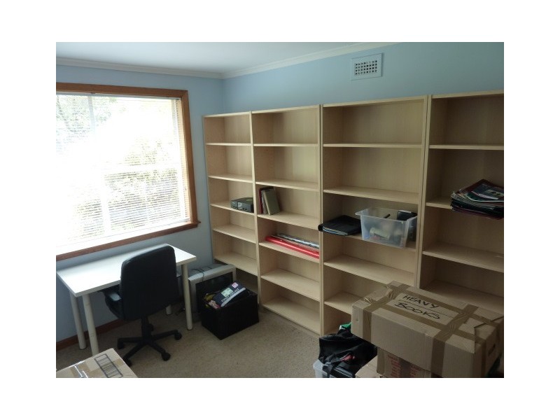 42 Henley Street, Lindisfarne TAS 7015