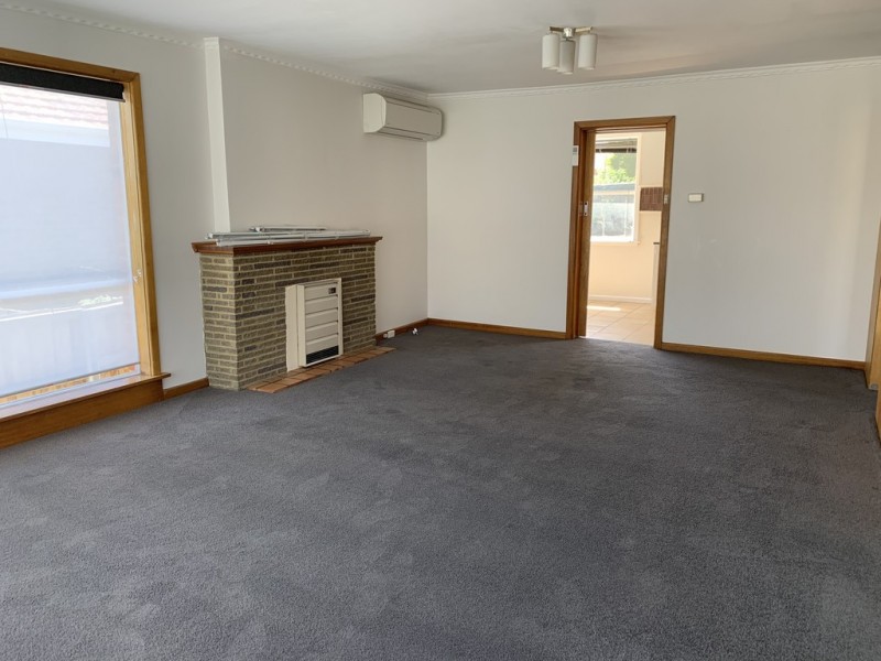 42 Henley, Lindisfarne TAS 7015