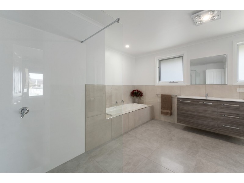 12 Lord Street, Triabunna TAS 7190