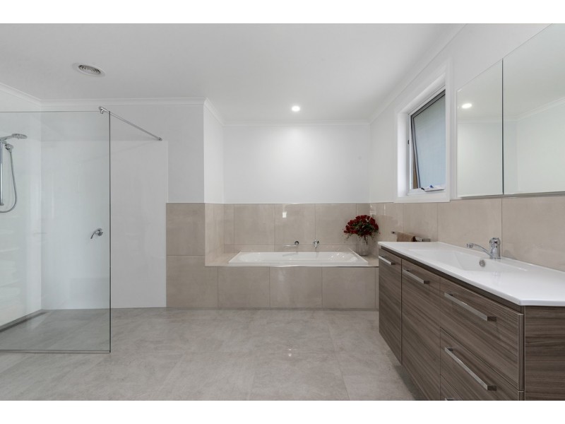 12 Lord Street, Triabunna TAS 7190