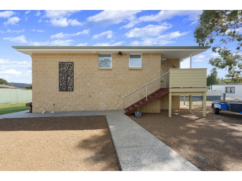12 Lord Street, Triabunna TAS 7190