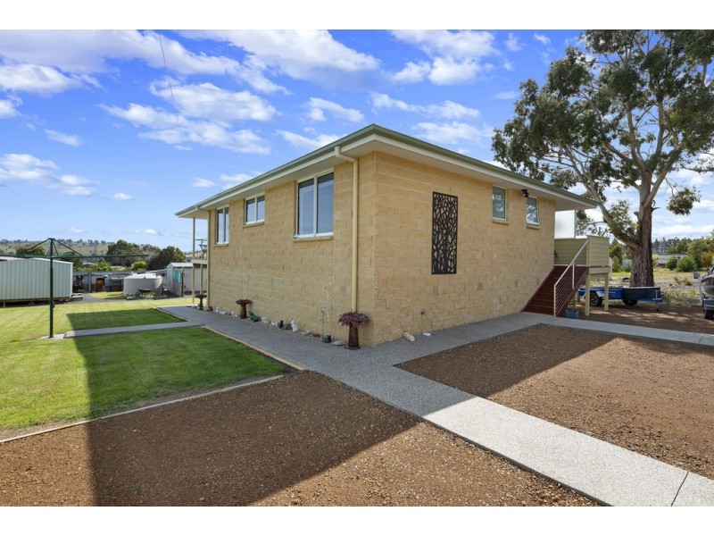 12 Lord Street, Triabunna TAS 7190