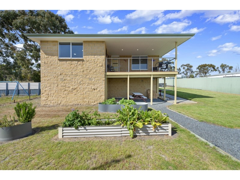12 Lord Street, Triabunna TAS 7190