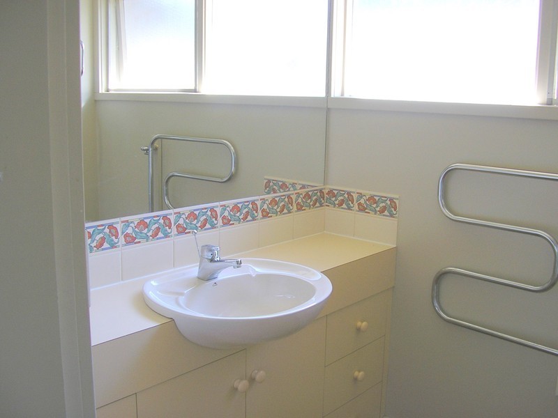 10 Malunna Road, Lindisfarne TAS 7015