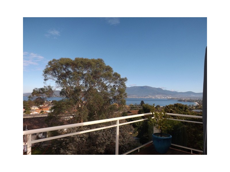 9 Merindah Street, Howrah TAS 7018