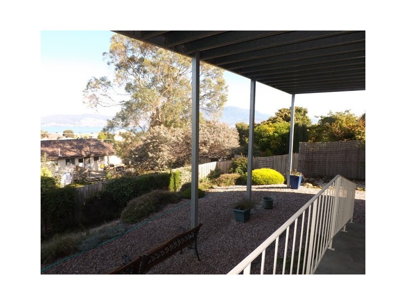 9 Merindah Street, Howrah TAS 7018