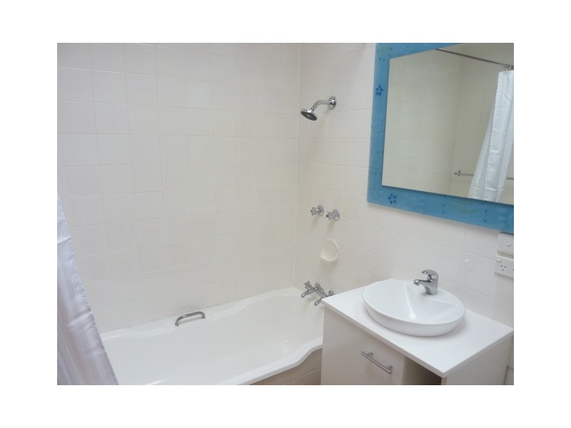 14-10 Ballawinnie Road, Lindisfarne TAS 7015