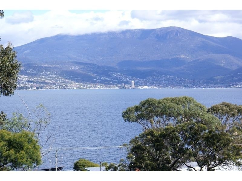 355 Carella Street, Tranmere TAS 7018