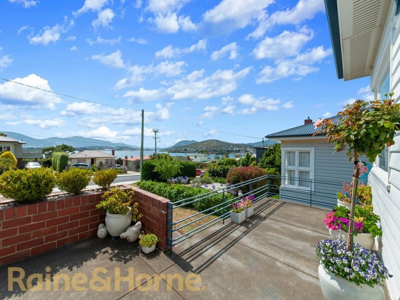 36 Topham Street, Rose Bay TAS 7015