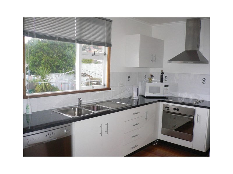 6 Berega Street, Howrah TAS 7018