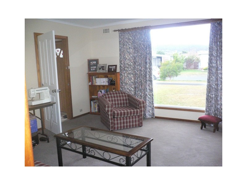 6 Berega Street, Howrah TAS 7018