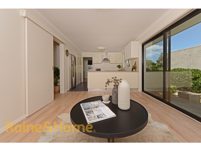 17 Elwood Drive, Lindisfarne TAS 7015