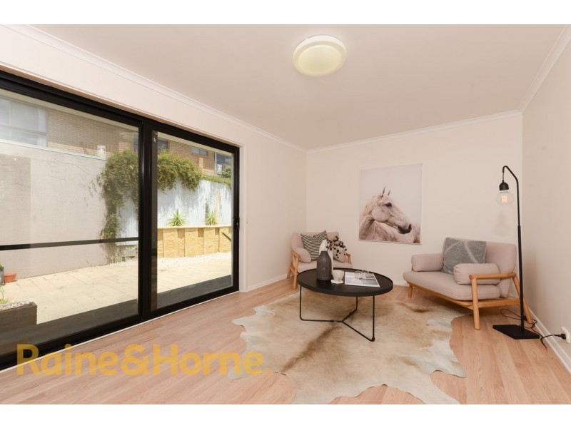 17 Elwood Drive, Lindisfarne TAS 7015