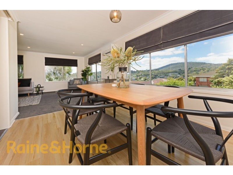 17 Elwood Drive, Lindisfarne TAS 7015