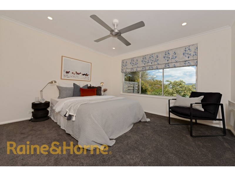 17 Elwood Drive, Lindisfarne TAS 7015