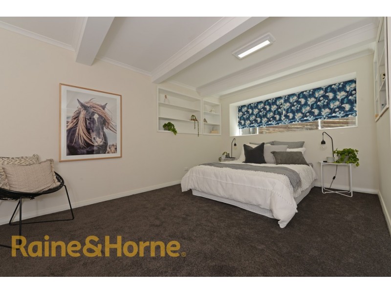 17 Elwood Drive, Lindisfarne TAS 7015