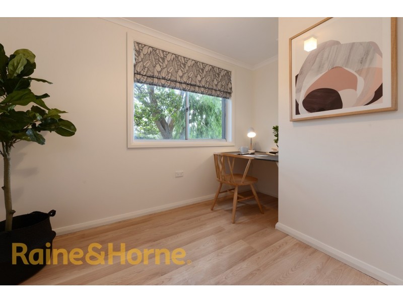 17 Elwood Drive, Lindisfarne TAS 7015