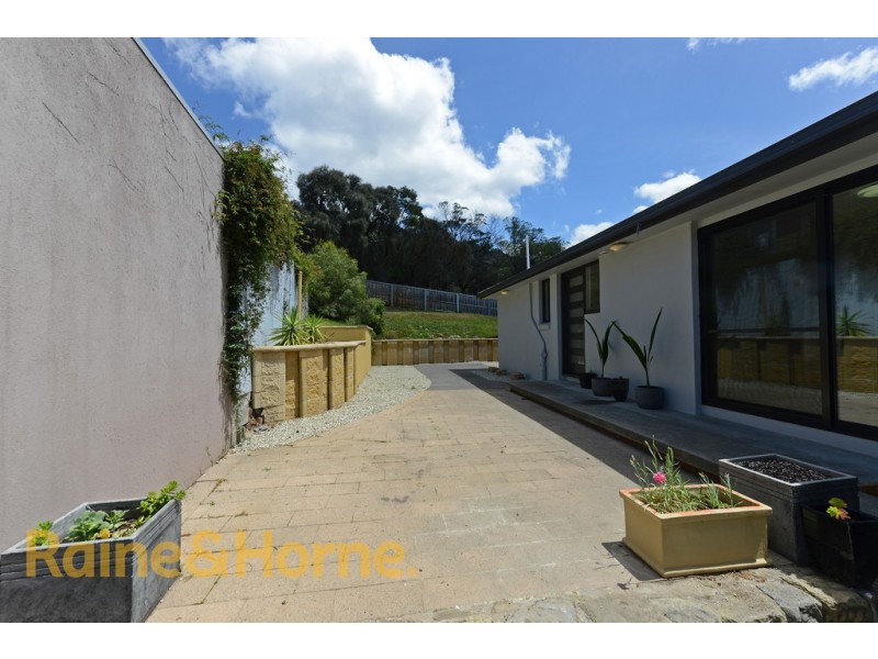 17 Elwood Drive, Lindisfarne TAS 7015