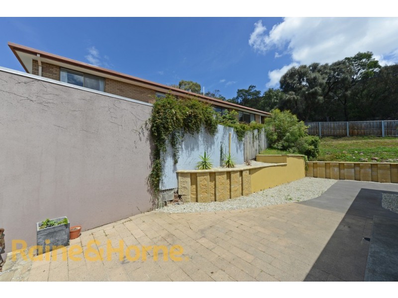 17 Elwood Drive, Lindisfarne TAS 7015