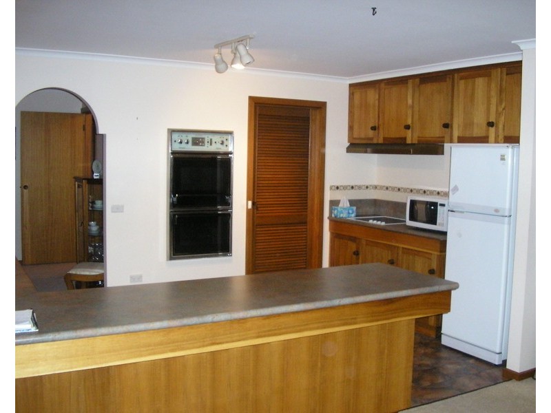 8 Silwood Avenue, Howrah TAS 7018