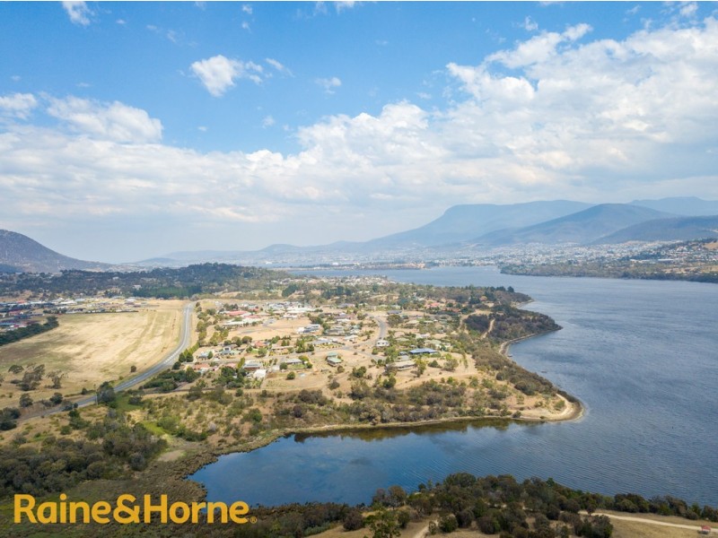 6 Calvert Crescent, Herdsmans Cove TAS 7030