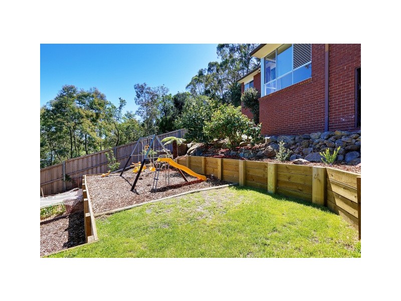 15 Karoola Crescent, Lindisfarne TAS 7015