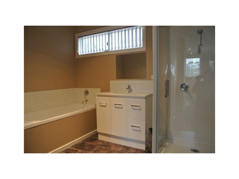 1/172 Tollard Drive, Rokeby TAS 7019