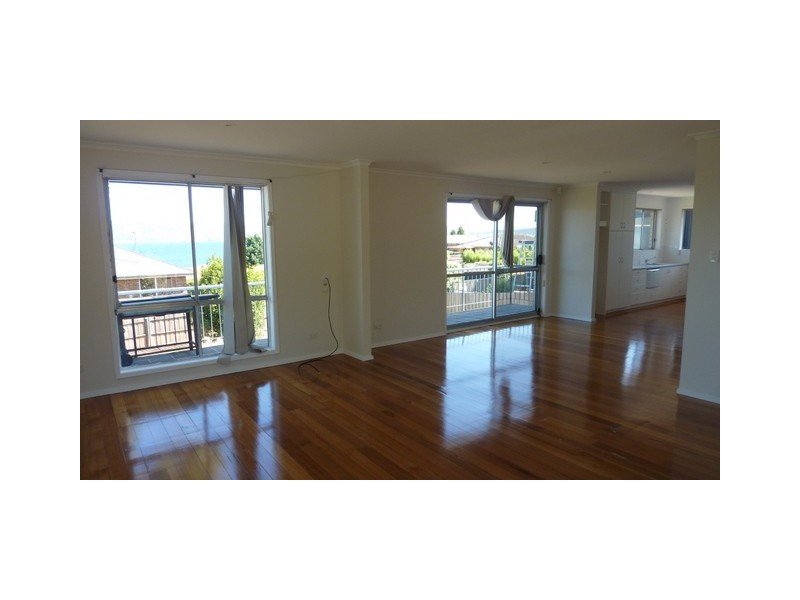 911 Oceana Drive, Tranmere TAS 7018