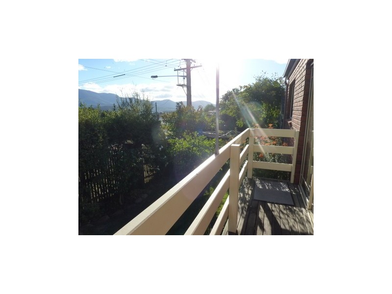 3/6 Katrina  Court, Lindisfarne TAS 7015