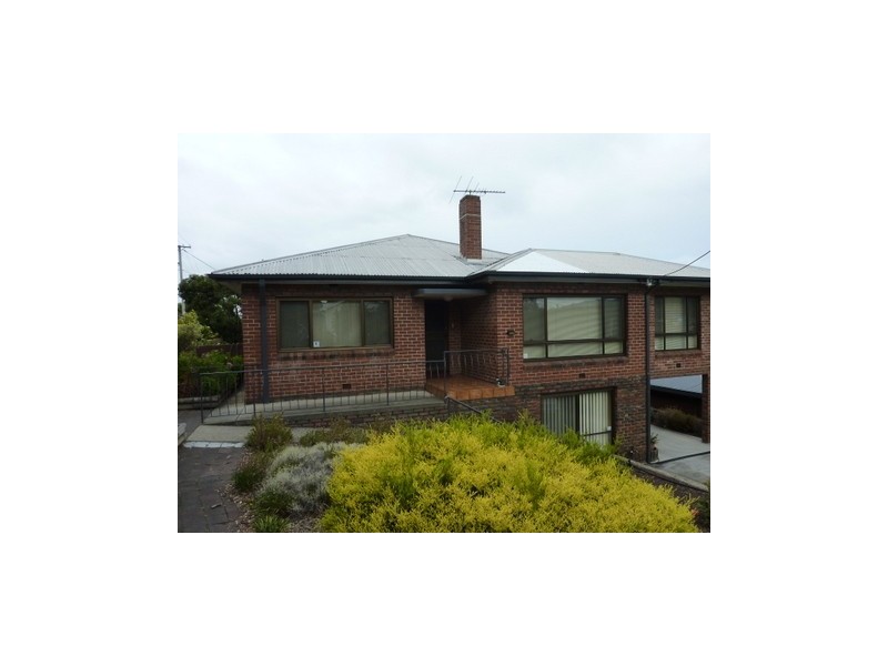 73 Lincoln Street, Lindisfarne TAS 7015