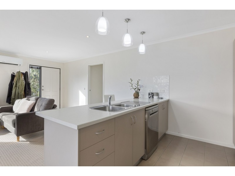 33 JOSHUA STREET, Mornington TAS 7018