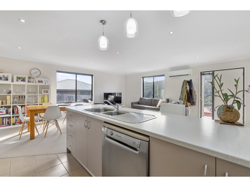 33 JOSHUA STREET, Mornington TAS 7018