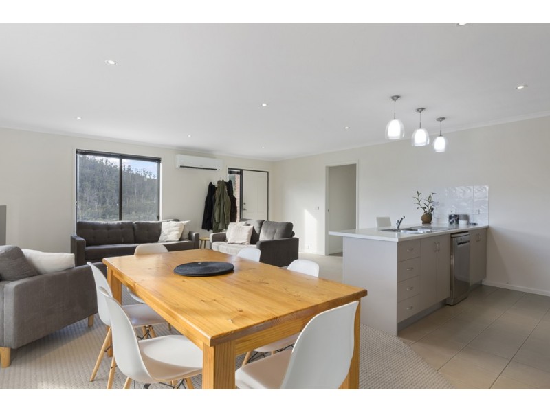 33 JOSHUA STREET, Mornington TAS 7018