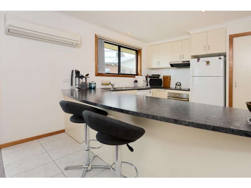 2-95 Oakdowns Parade, Oakdowns TAS 7019