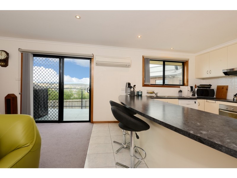 2-95 Oakdowns Parade, Oakdowns TAS 7019