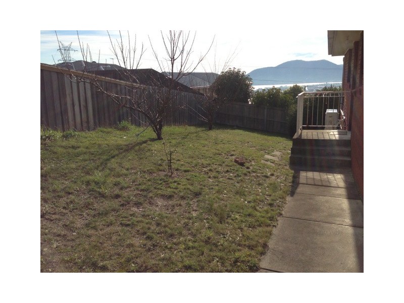 2/6 Donald Court, Glenorchy TAS 7010