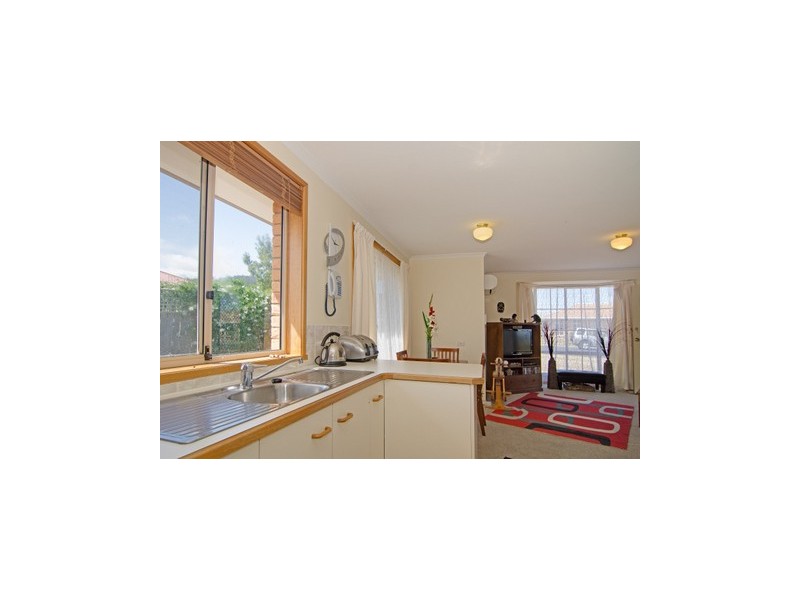 6/3 Horsham Road, Oakdowns TAS 7019