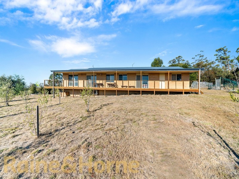 88 Barton Avenue, Triabunna TAS 7190